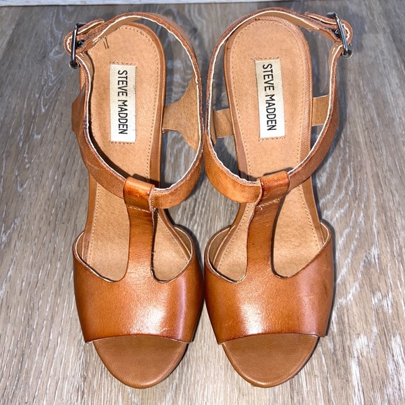 Steve Madden Cognac Brown Leather T Strap Wedge - Picture 3 of 7
